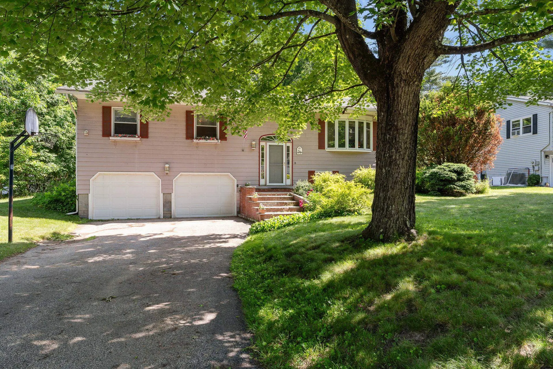 10 Logwood Circle Essex VT 05452