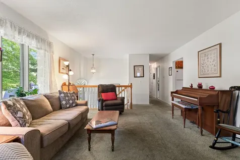 10 Logwood Circle Essex VT 05452
