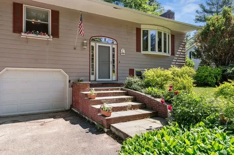 10 Logwood Circle Essex VT 05452
