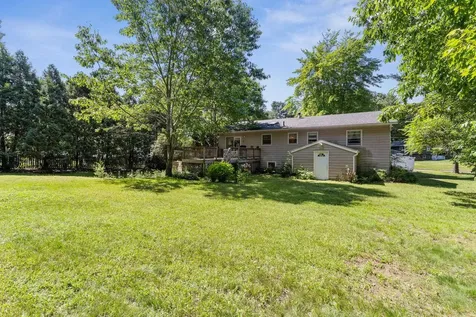 10 Logwood Circle Essex VT 05452