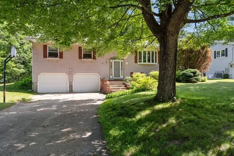 10 Logwood Circle Essex VT 05452