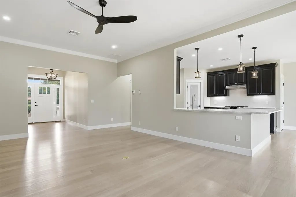 116 Winnicutt Road Stratham NH 03885