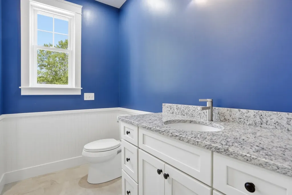 116 Winnicutt Road Stratham NH 03885