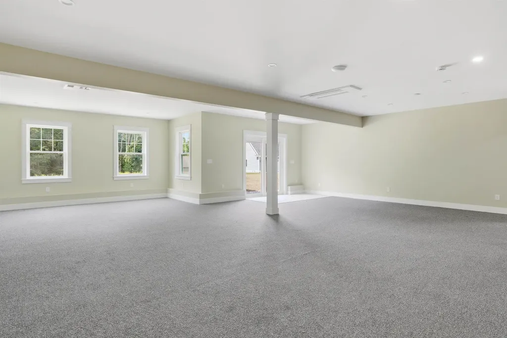 116 Winnicutt Road Stratham NH 03885
