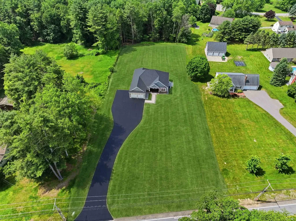116 Winnicutt Road Stratham NH 03885