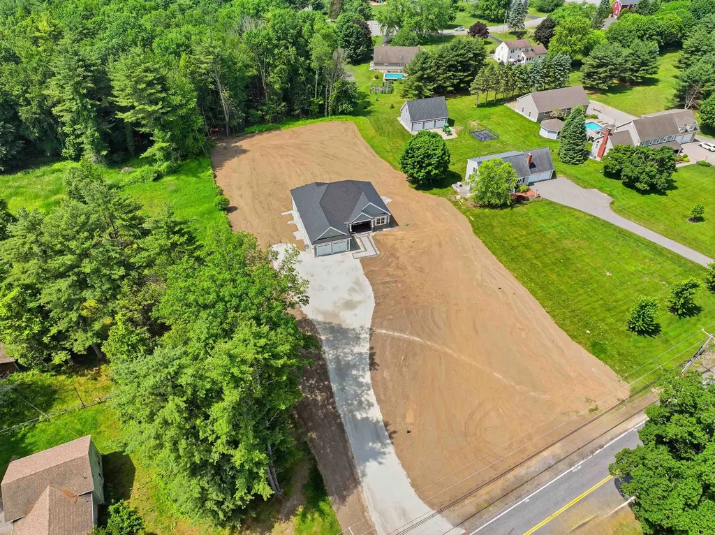 116 Winnicutt Road Stratham NH 03885