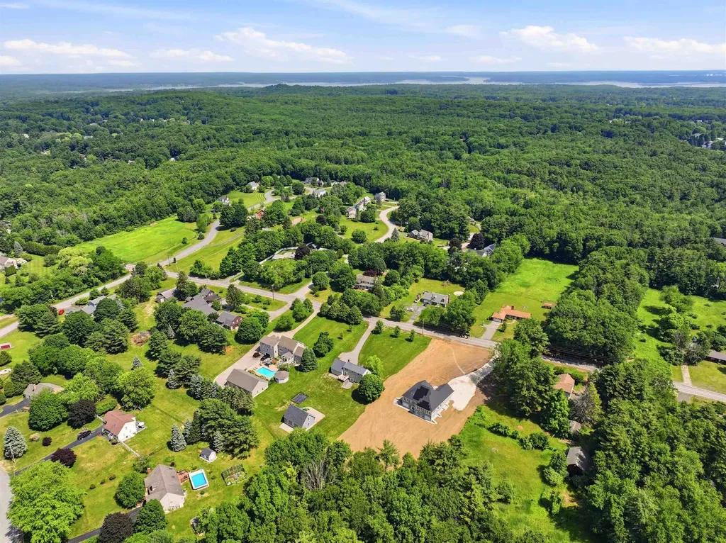 116 Winnicutt Road Stratham NH 03885