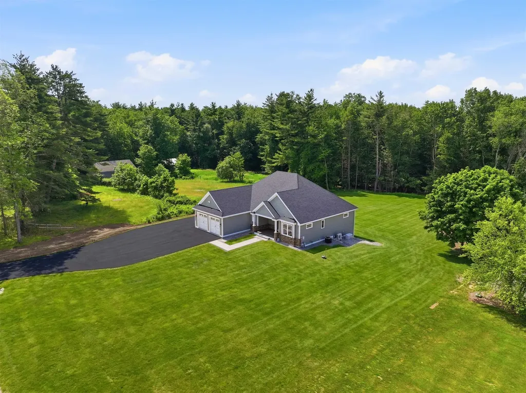 116 Winnicutt Road Stratham NH 03885