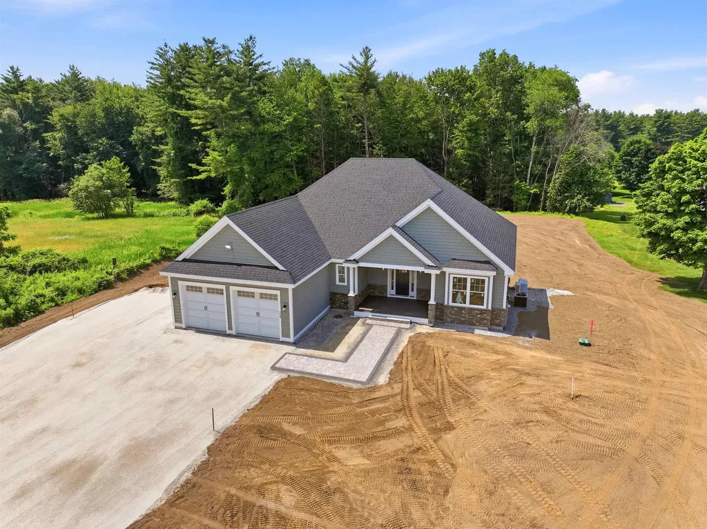 116 Winnicutt Road Stratham NH 03885