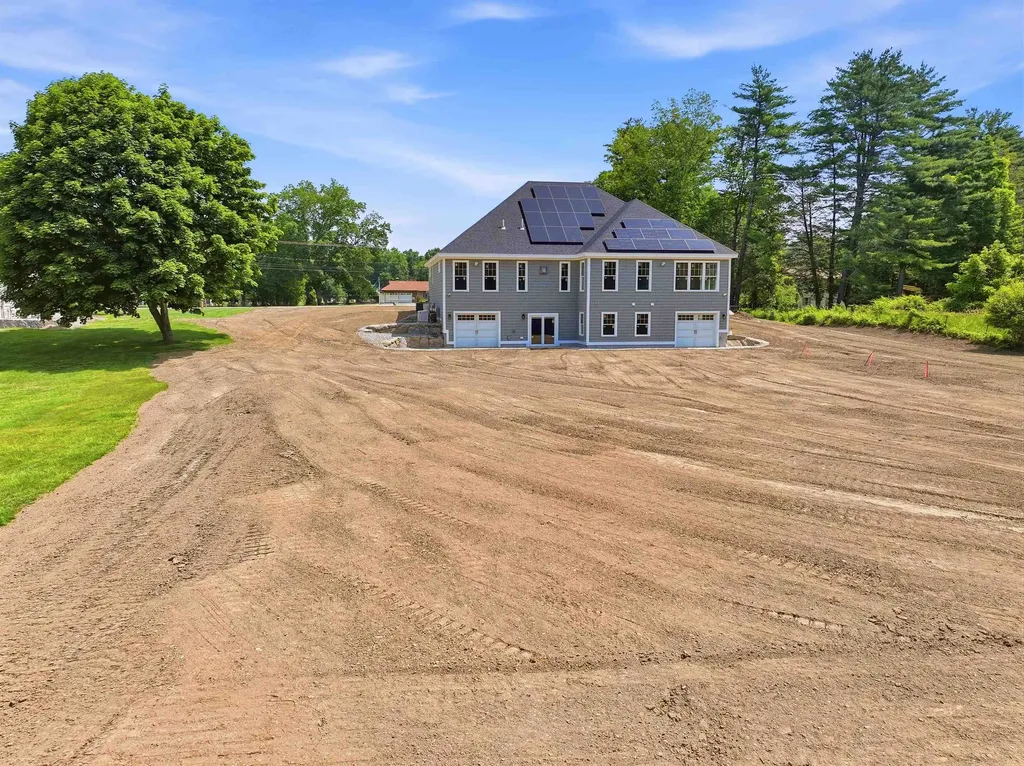 116 Winnicutt Road Stratham NH 03885