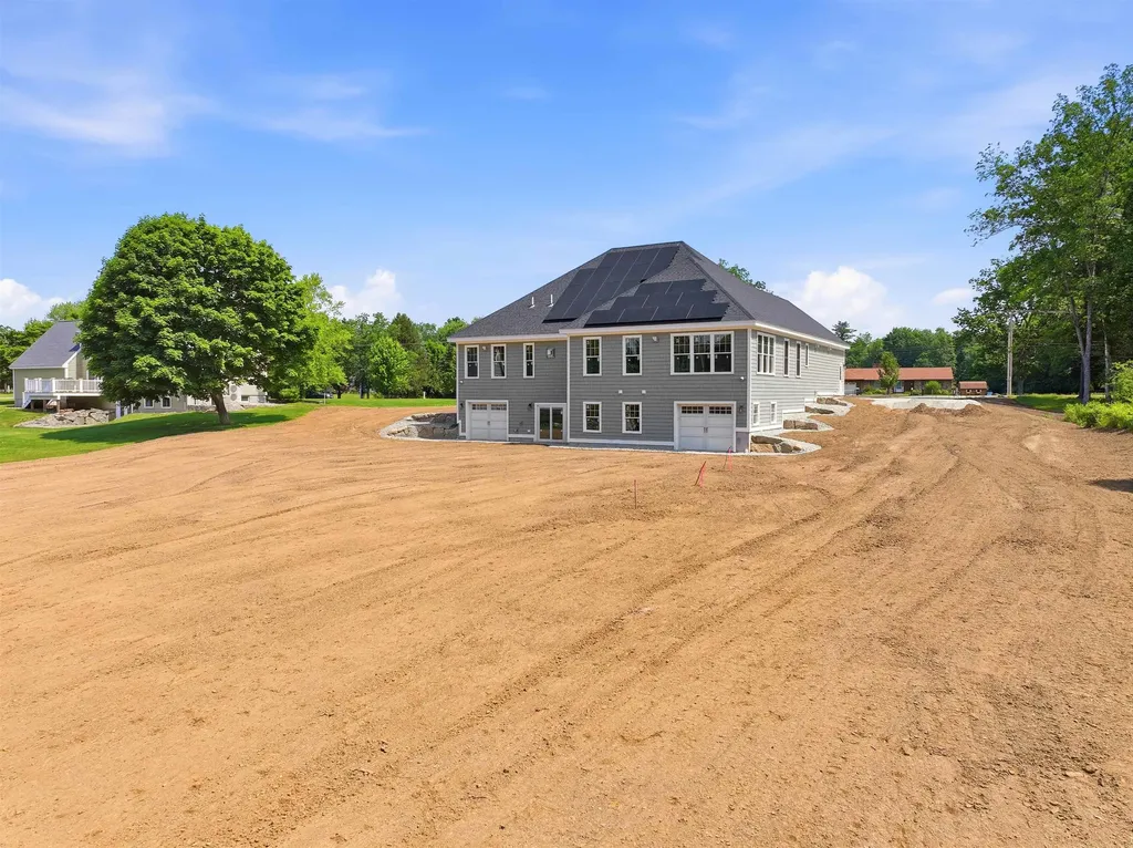 116 Winnicutt Road Stratham NH 03885