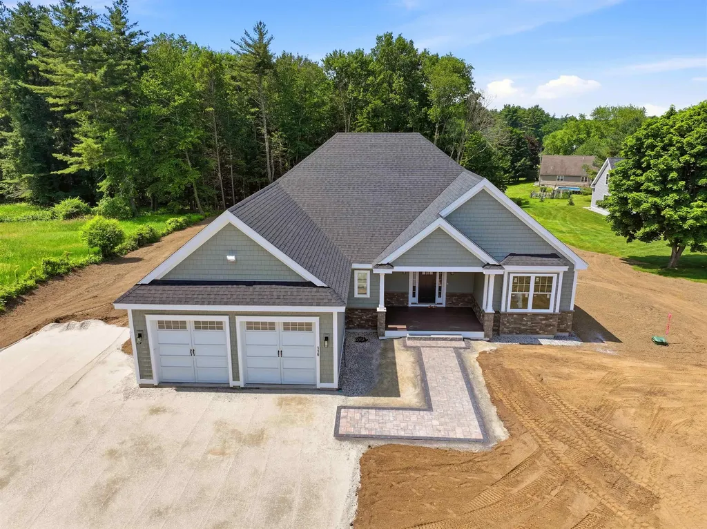 116 Winnicutt Road Stratham NH 03885