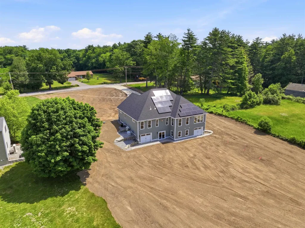 116 Winnicutt Road Stratham NH 03885