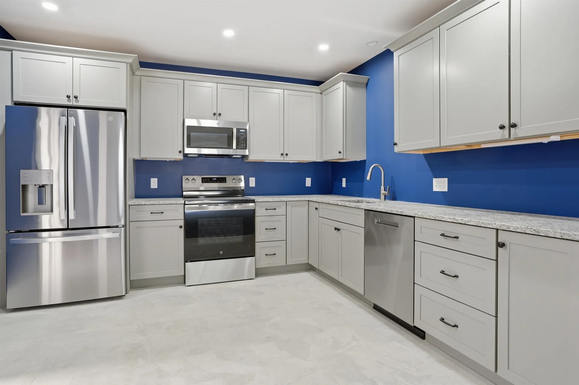 116 Winnicutt Road Stratham NH 03885