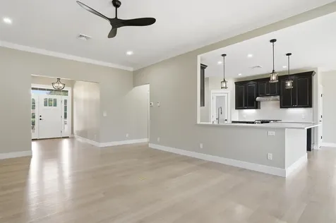 116 Winnicutt Road Stratham NH 03885