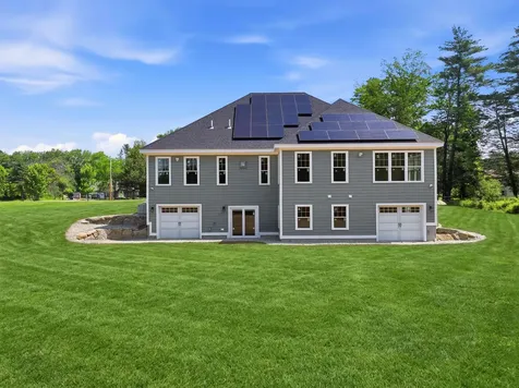 116 Winnicutt Road Stratham NH 03885