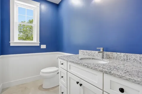 116 Winnicutt Road Stratham NH 03885