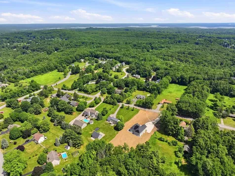 116 Winnicutt Road Stratham NH 03885