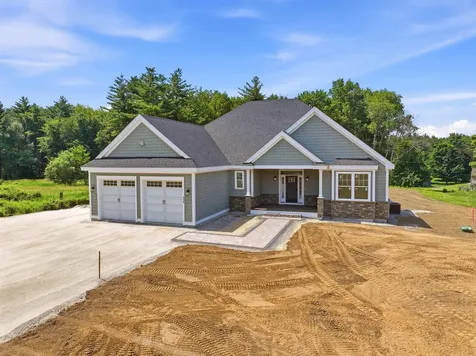 116 Winnicutt Road Stratham NH 03885