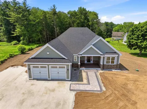 116 Winnicutt Road Stratham NH 03885