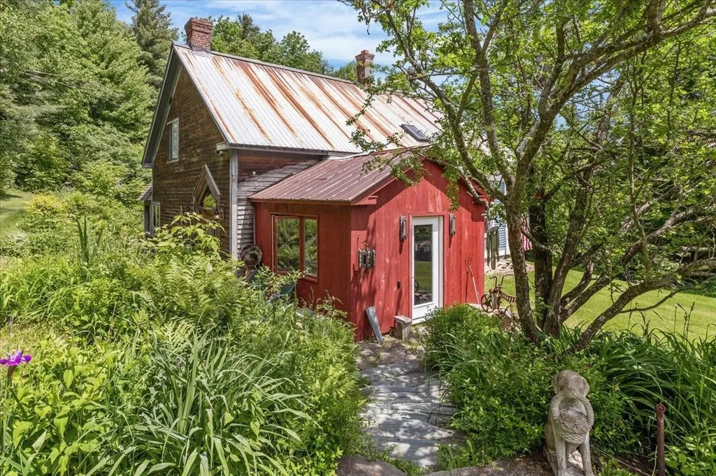 488 Beach Road Elmore VT 05661