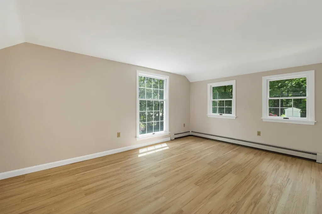 527 North Main Street Wolfeboro NH 03894
