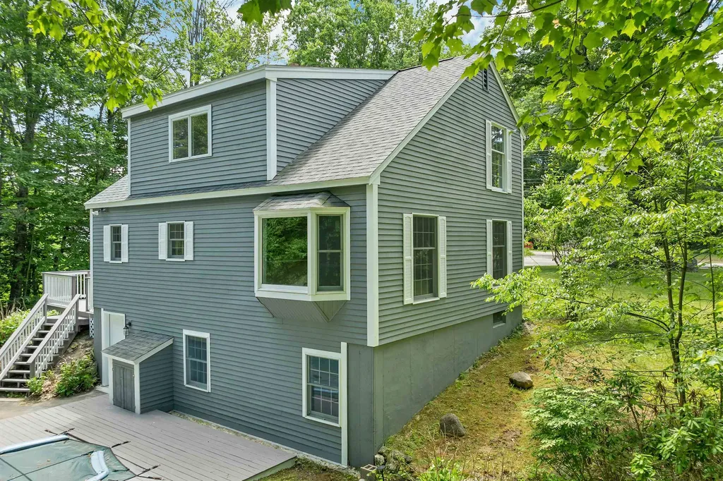 527 North Main Street Wolfeboro NH 03894