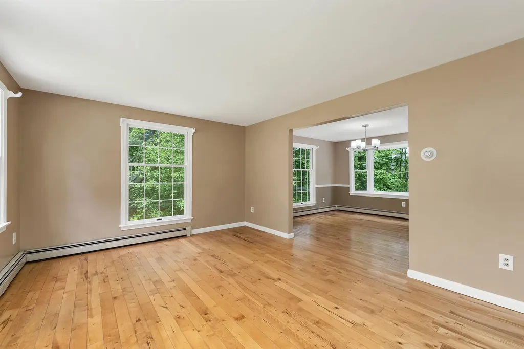 527 North Main Street Wolfeboro NH 03894