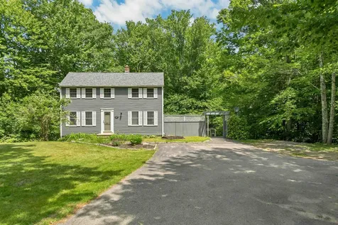 527 North Main Street Wolfeboro NH 03894