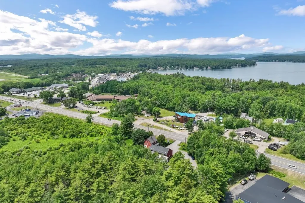 4 Varney Point Road Gilford NH 03249