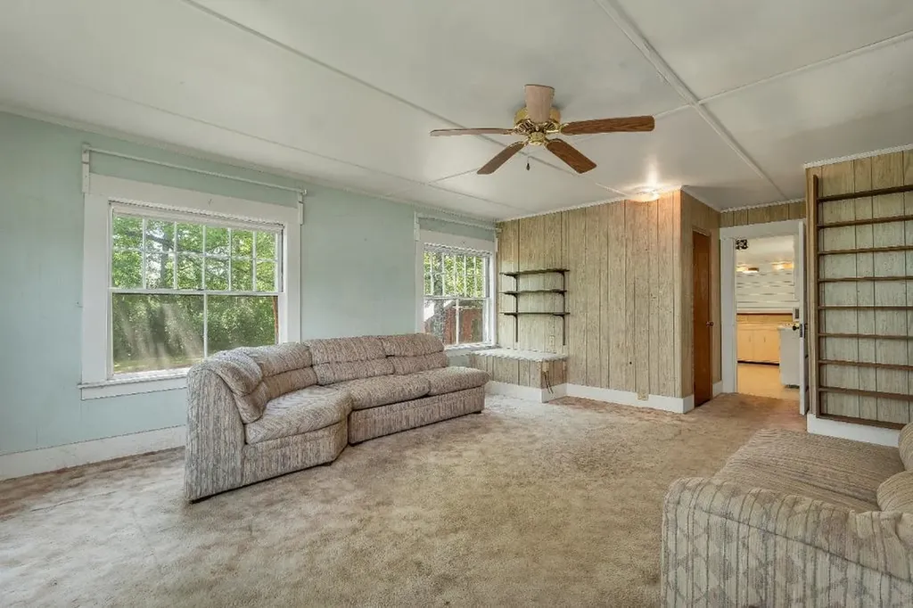 4 Varney Point Road Gilford NH 03249