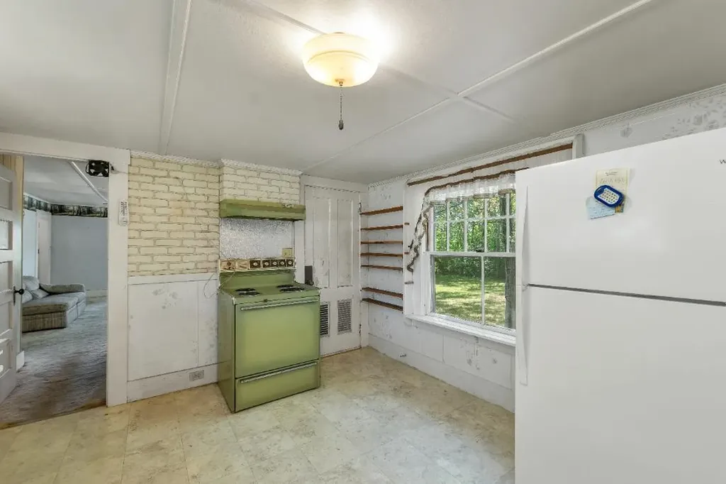 4 Varney Point Road Gilford NH 03249