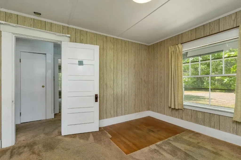 4 Varney Point Road Gilford NH 03249