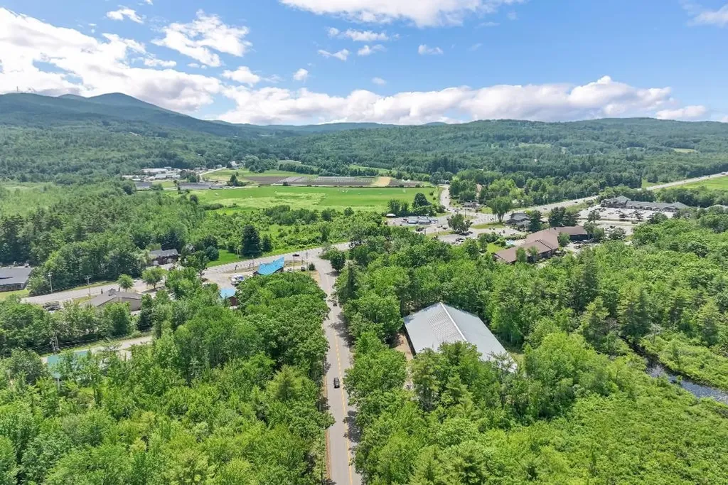 4 Varney Point Road Gilford NH 03249