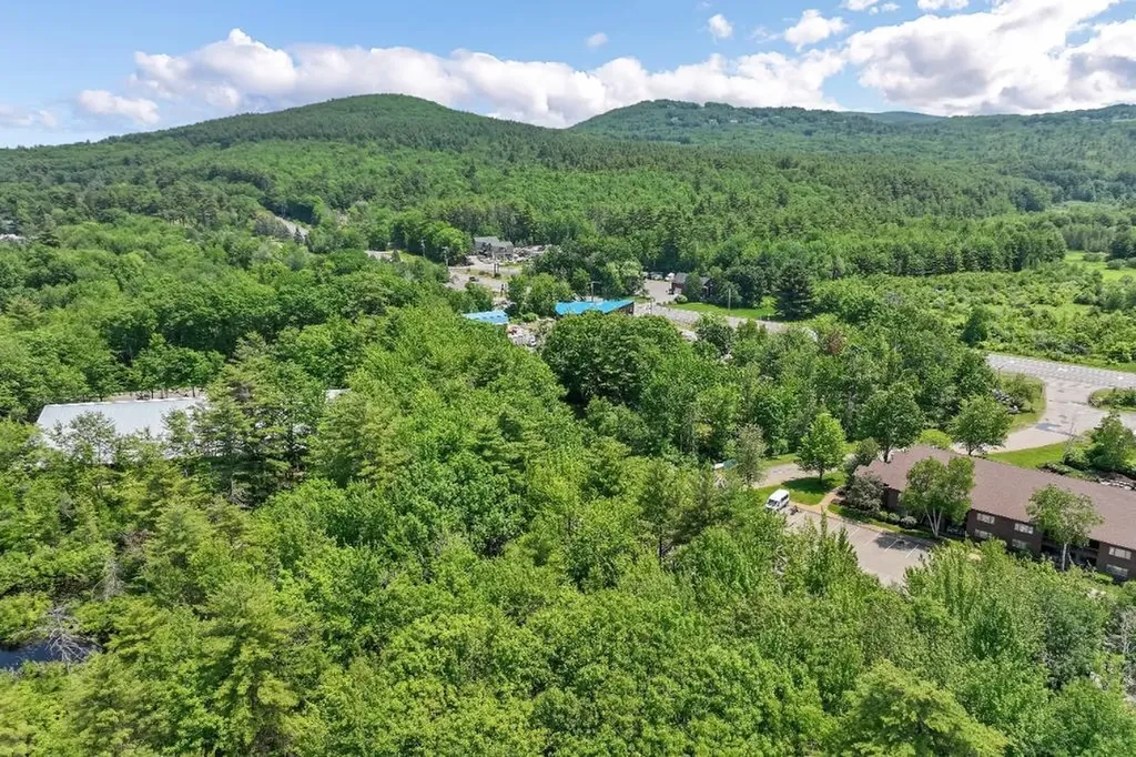 4 Varney Point Road Gilford NH 03249
