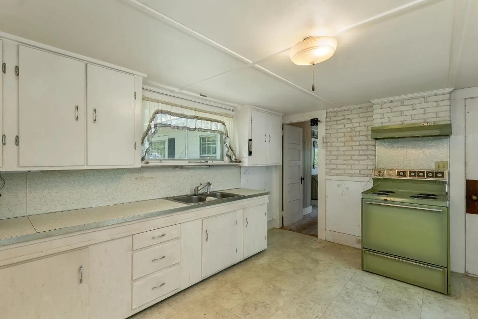 4 Varney Point Road Gilford NH 03249