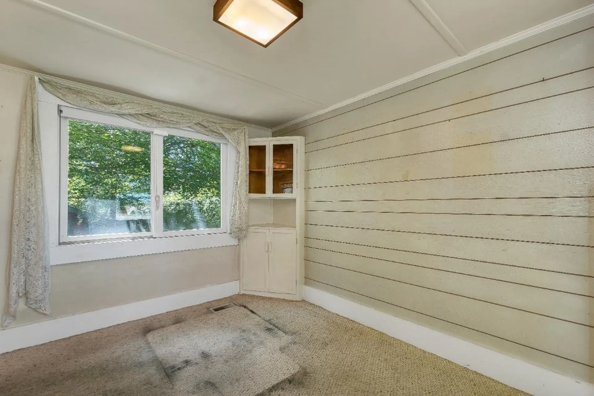 4 Varney Point Road Gilford NH 03249
