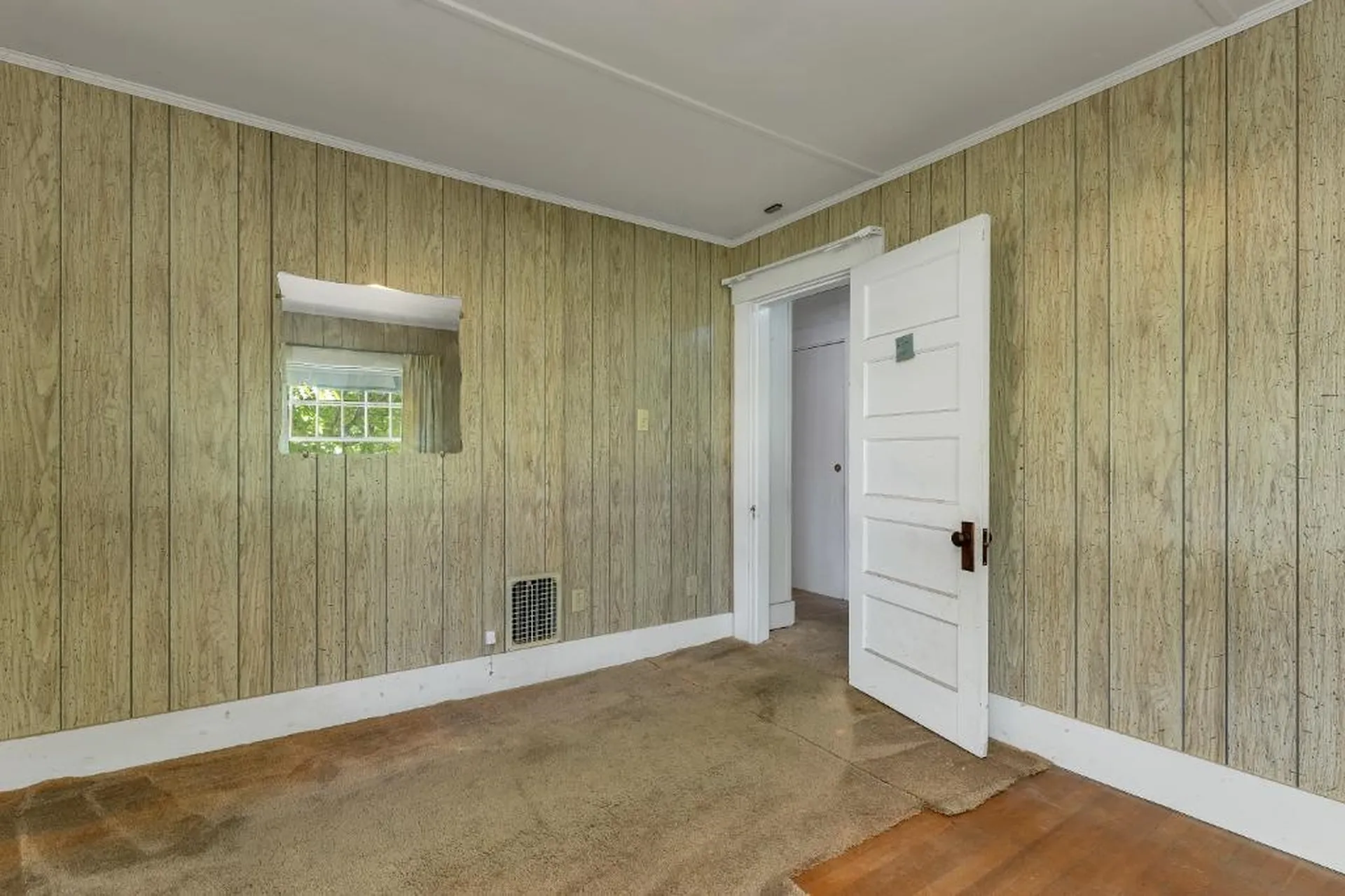 4 Varney Point Road Gilford NH 03249