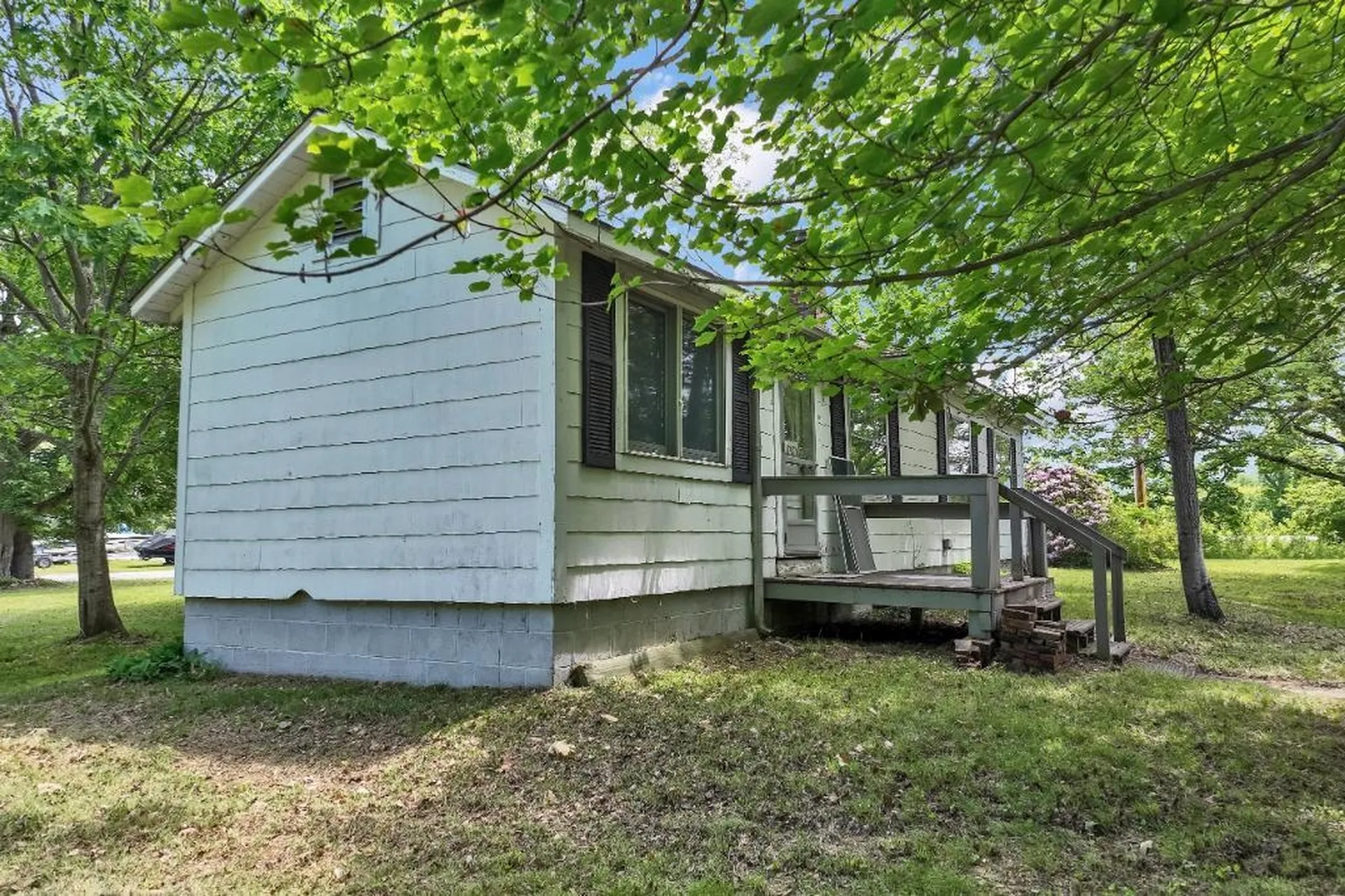4 Varney Point Road Gilford NH 03249