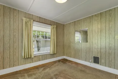 4 Varney Point Road Gilford NH 03249