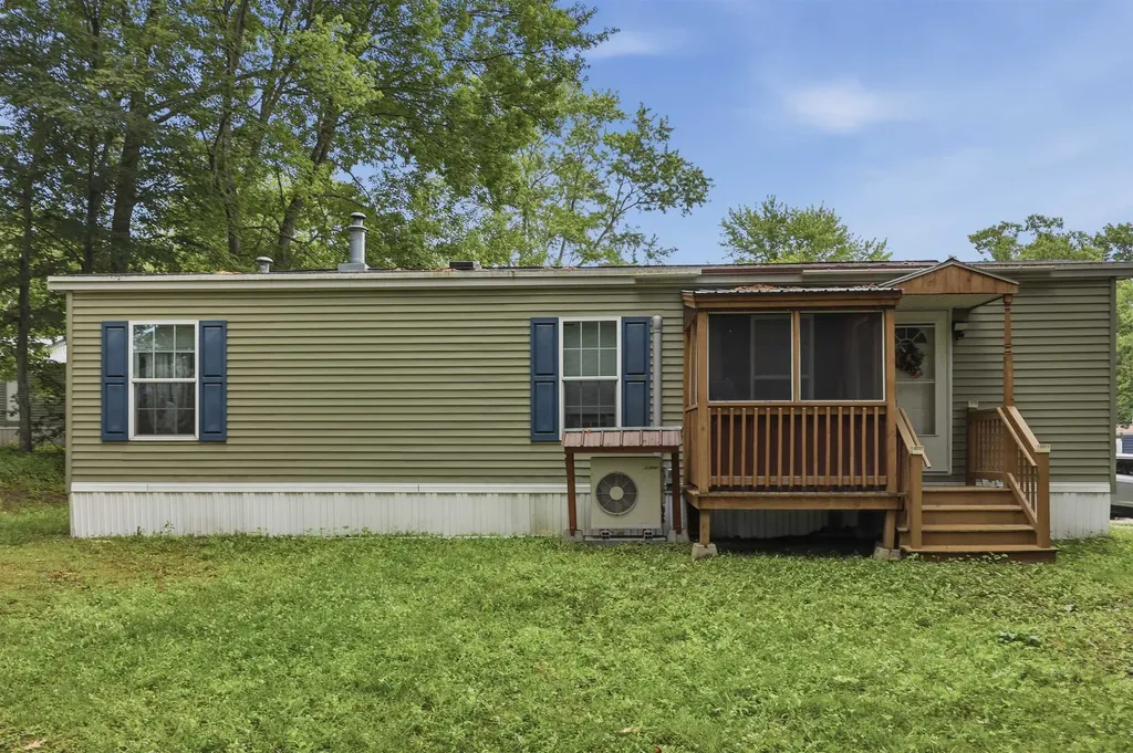 953 Little John Drive Exeter NH 03833