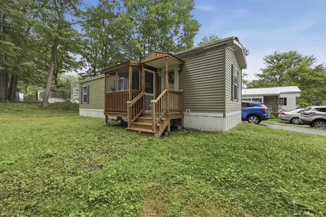 953 Little John Drive Exeter NH 03833