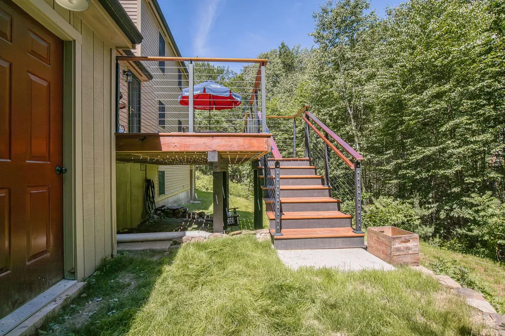 11 Ridgewood Drive Kingston NH 03848