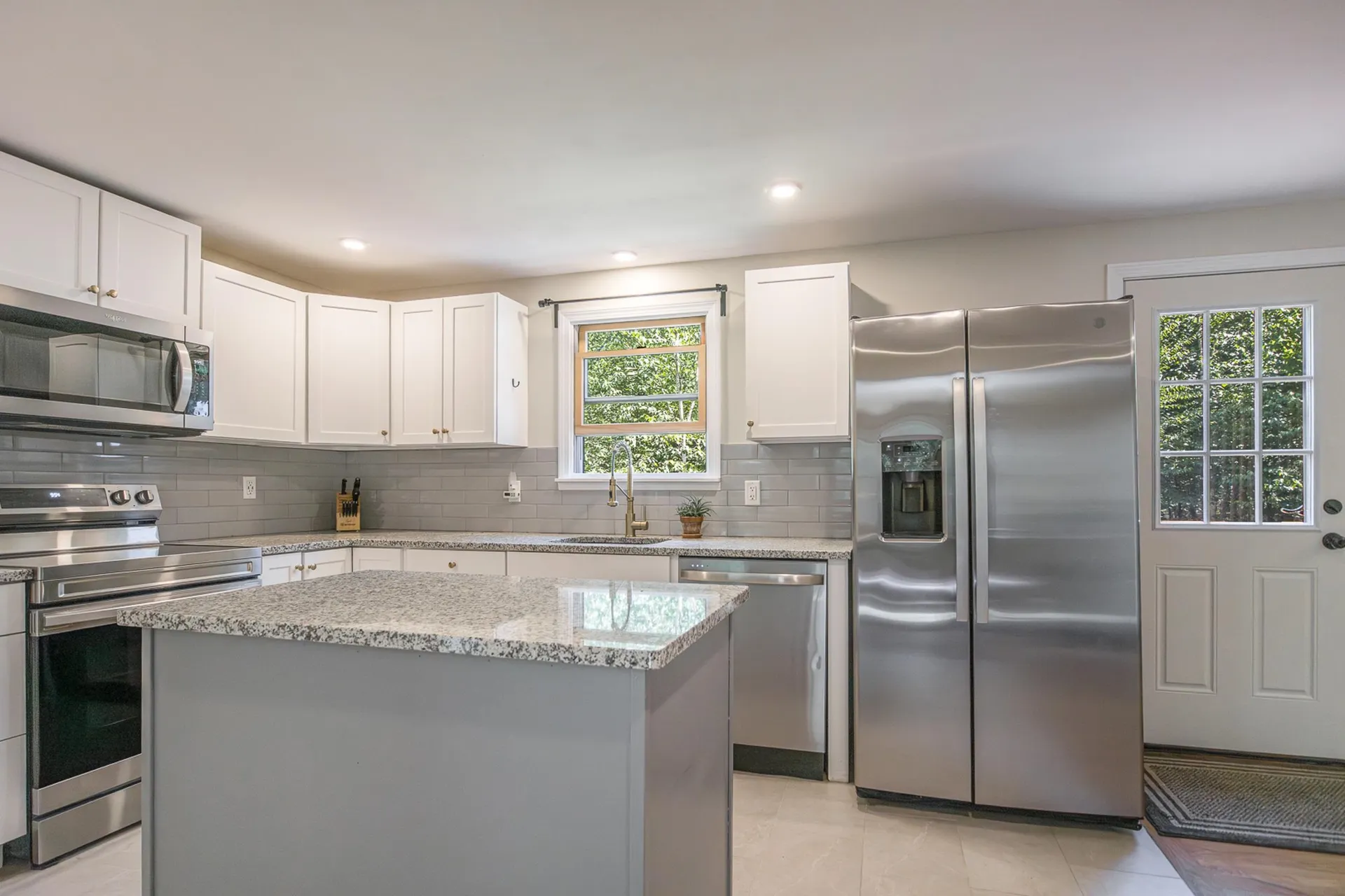 11 Ridgewood Drive Kingston NH 03848