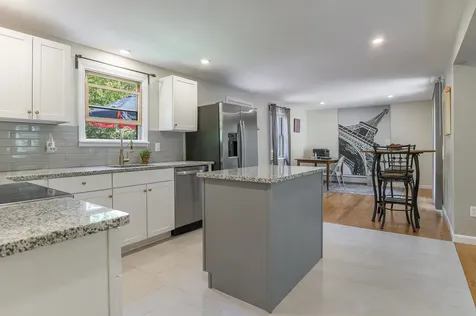 11 Ridgewood Drive Kingston NH 03848