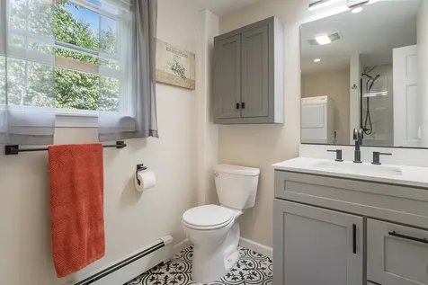 11 Ridgewood Drive Kingston NH 03848