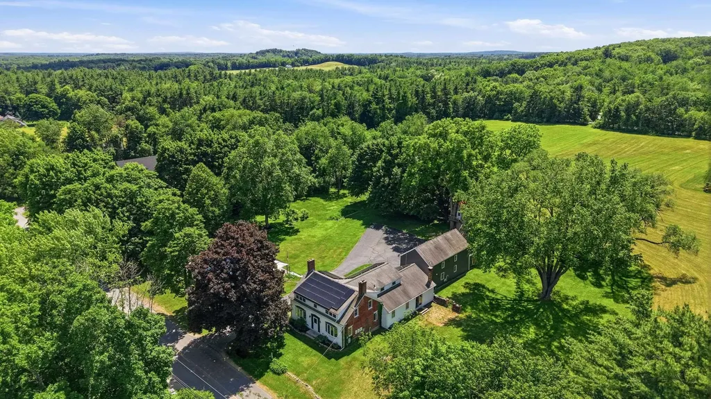 131 Clement Road Rollinsford NH 03869