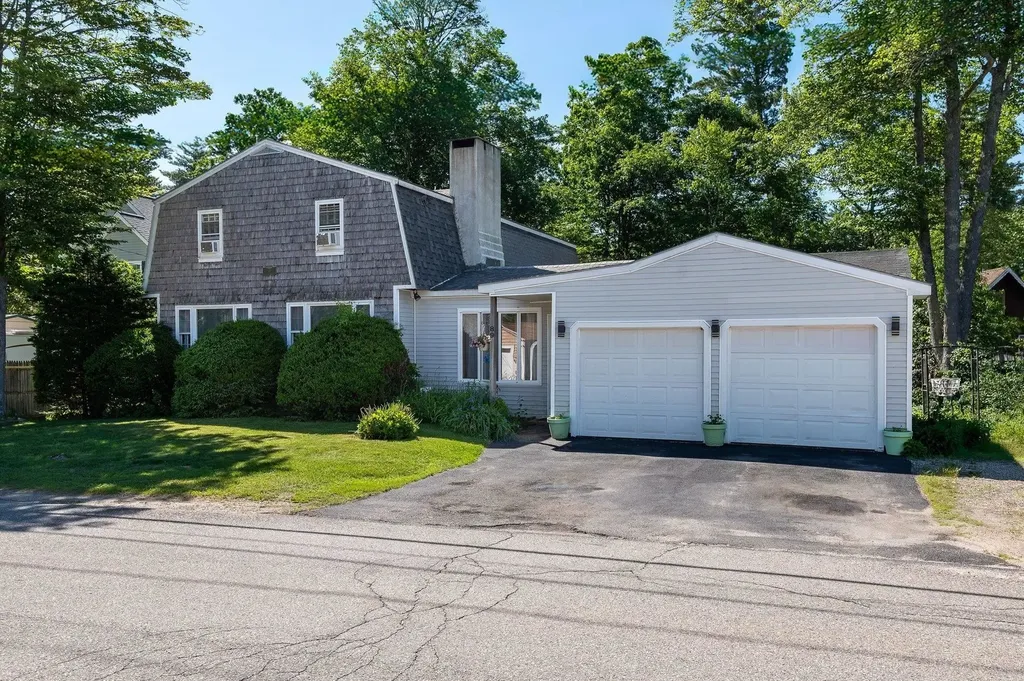 89 Saint James Avenue Milton NH 03851