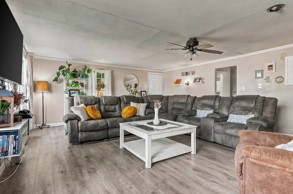 89 Saint James Avenue Milton NH 03851
