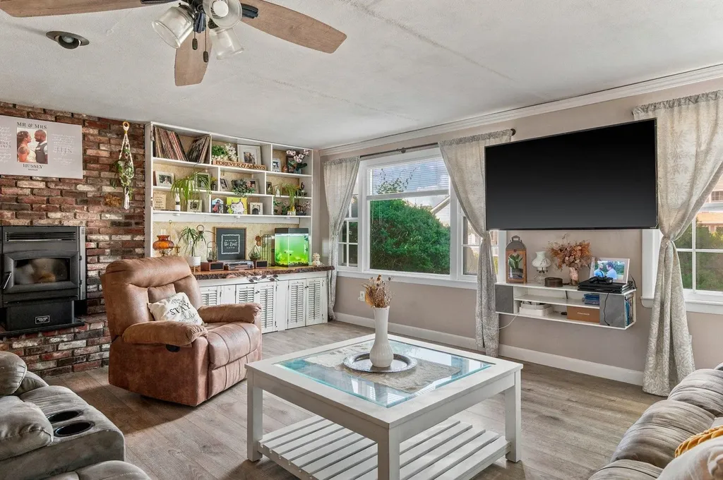 89 Saint James Avenue Milton NH 03851